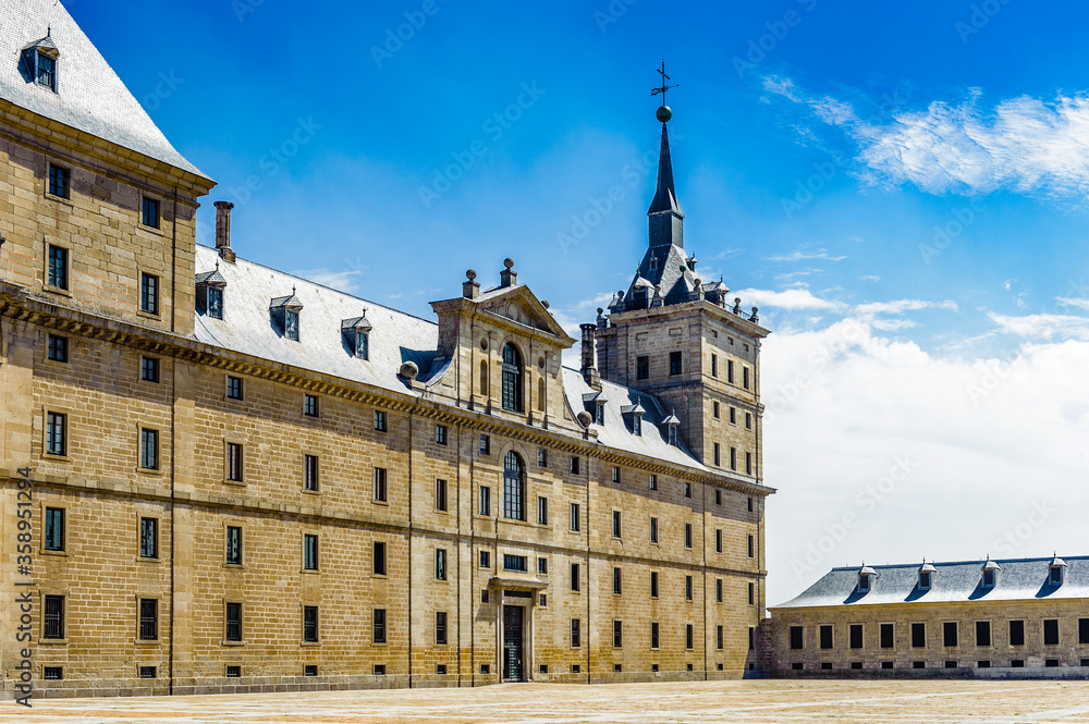 Fototapeta premium It's Castle of El Escorial, King of Spain Palace, Escorial, Spain