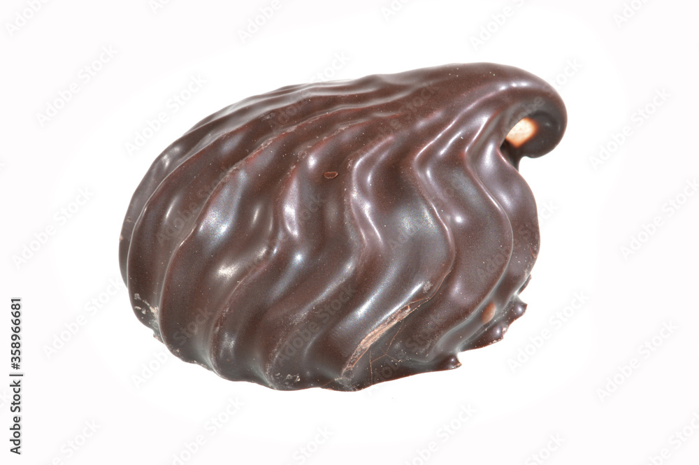 chocolate chip cookie isolated on white background chocolate chip cookie isolated on white background