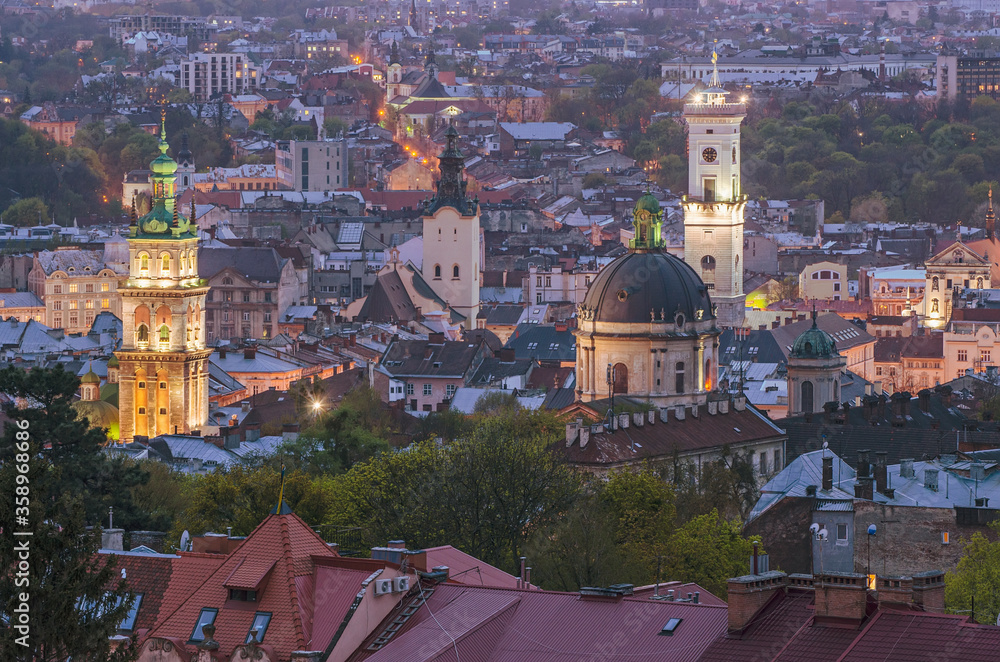 Obraz premium Night Lviv view