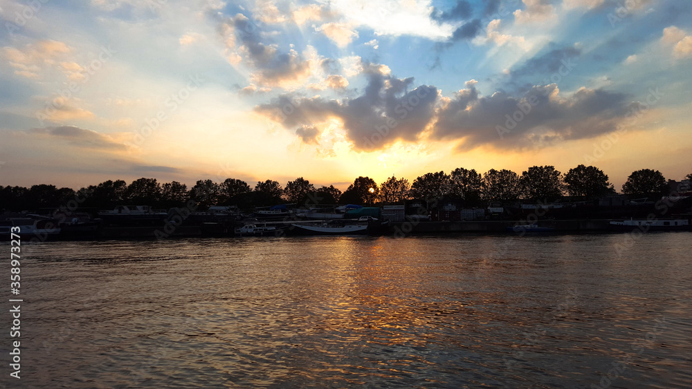 Coucher de soleil sur la Meuse