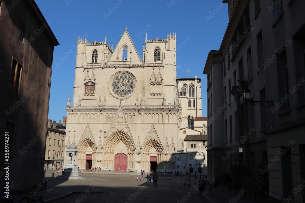 La façade de la cathédrale Saint Jean à Lyon, place Saint Jean, ville de Lyon, département du Rhône, France