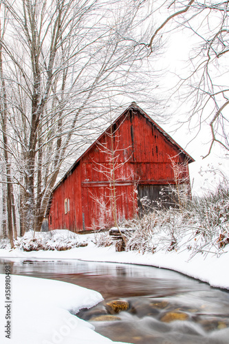 Winter Barn © Connor