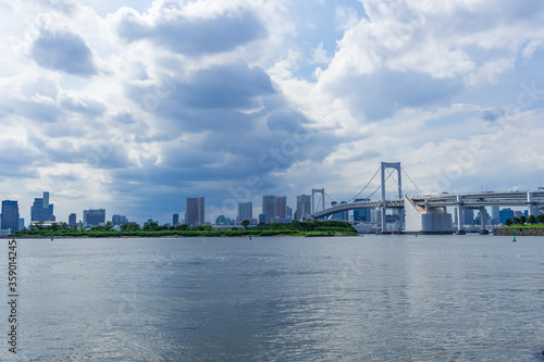 東京都港区お台場から見た東京湾と東京の景色