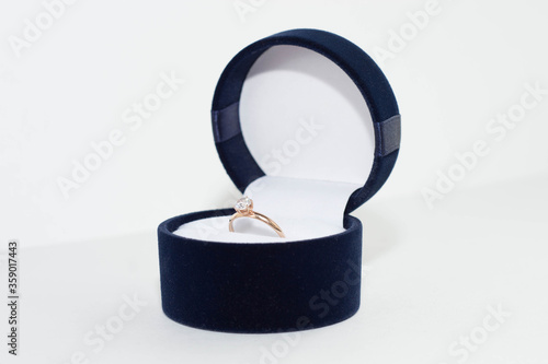 Canvastavla a ring with a precious stone for engagement, making an offer, showing love