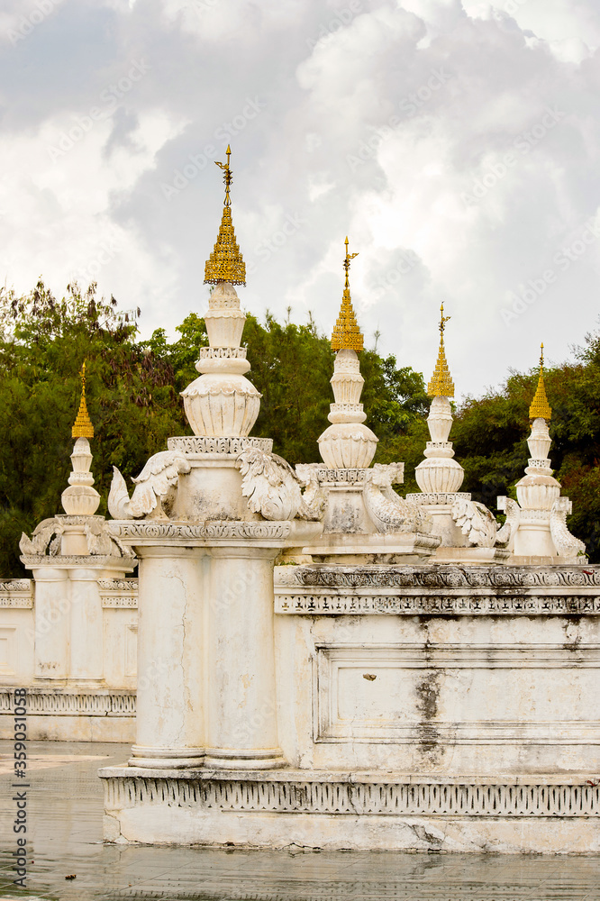 It's Atumashi Monastery (Maha Atulaveyan Kyaungdawgyi), a Buddhist monastery, Mandalay, Myanmar (Burma). It was built in 1857 by King Mindon