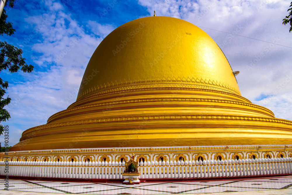 It's Haung Mu Do Pagoda, Sagaing, Myanmar It's Haung Mu Do Pagoda, Sagaing, Myanmar