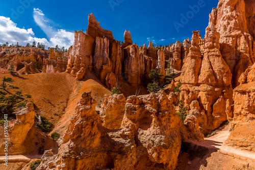 A view along the trail amongst the hoodoos of Bryce Canyon, Utah