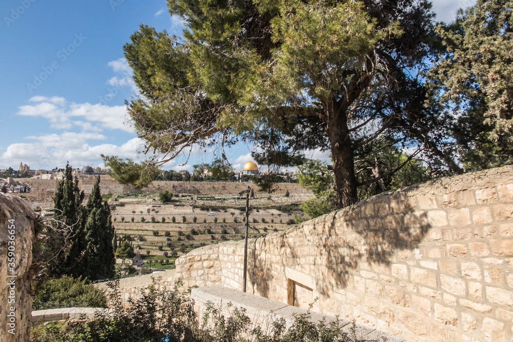 Φωτογραφία ancient Jewish cemetery on the Mount of Olives in Jerusalem
