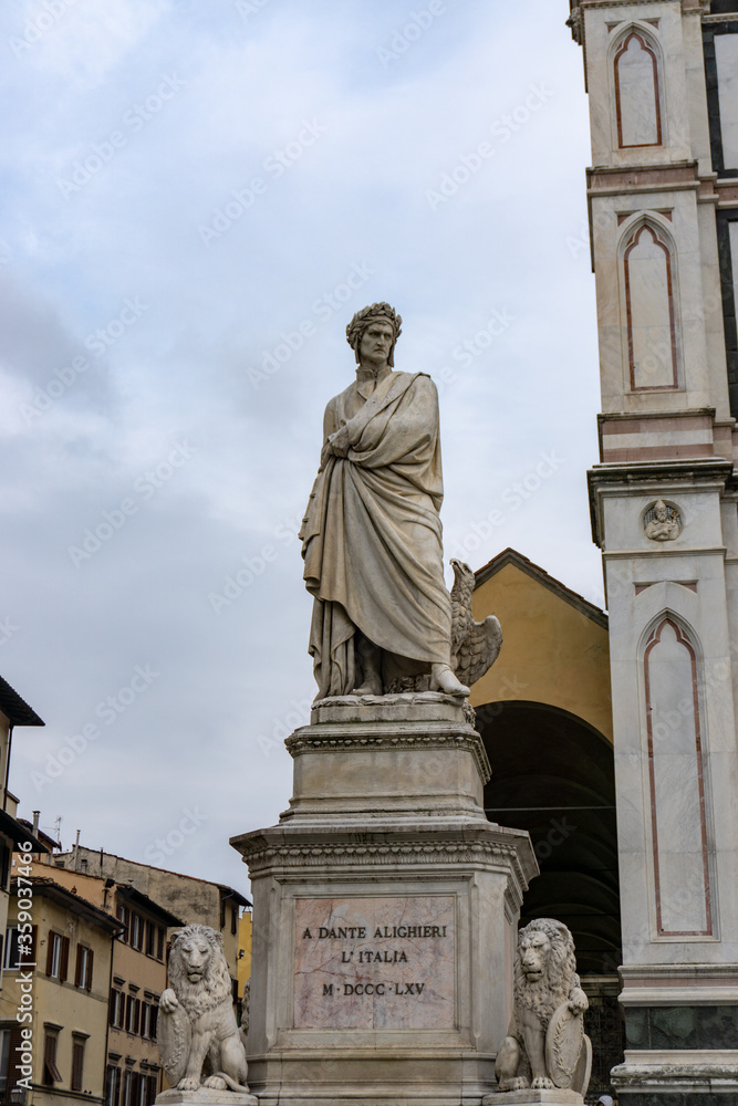 Fototapeta premium Dante Alighieri statue in florence near Santa Croce Cathedral