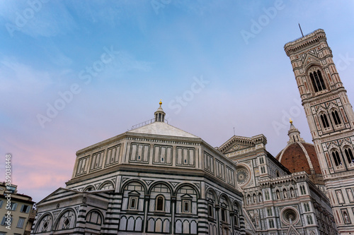 Obraz na płótnie Details of Cathedral of Saint Mary of the Flower, called Cattedrale di Santa Maria del Fiore in Florence Tuscany. Also known Cathedral of Florence or Duomo Di Firenze. w salonie