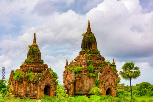 It's Temple of the Bagan Archaeological Zone, Burma. One of the main sites of Myanmar.