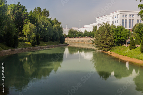 Ankhor canal and the Senate building in the center of Tashkent, Uzbekistan © Matyas Rehak