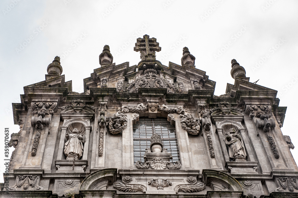 It's Clerigos Church (Church of the Clergymen), a Baroque church in the city of Porto, in Portugal