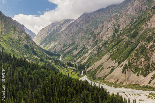 Foto Ala Archa valley in Kyrgyzstan