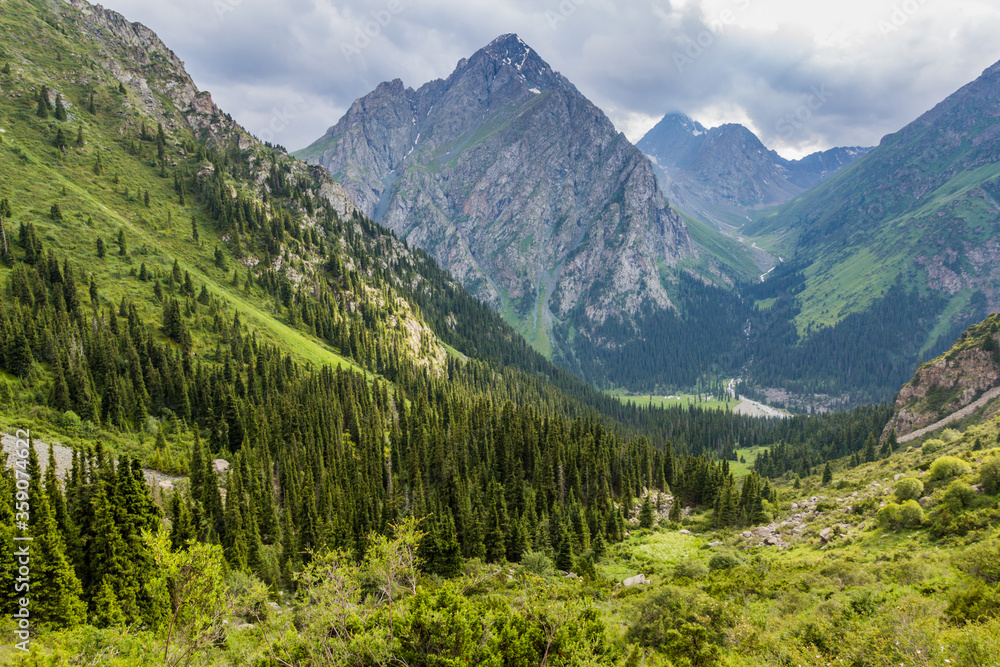 Obraz premium Karakol valley in Terskey Ala-Too mountain range in Kyrgyzstan