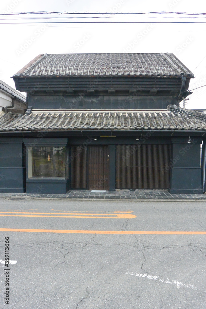 Merchant house with warehouse made of earth and plaster on Nikko highway in Utsunomiya city, Tochigi prefecture. Merchant house with warehouse made of earth and plaster on Nikko highway in Utsunomiya city, Tochigi prefecture.