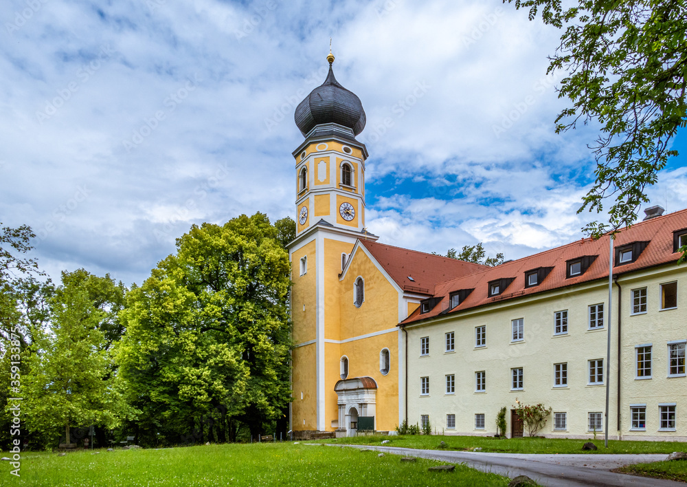 Klosterkirche St. Martin in Bernried am Starnberger See, Bayern, Deutschland Klosterkirche St. Martin in Bernried am Starnberger See, Bayern, Deutschland