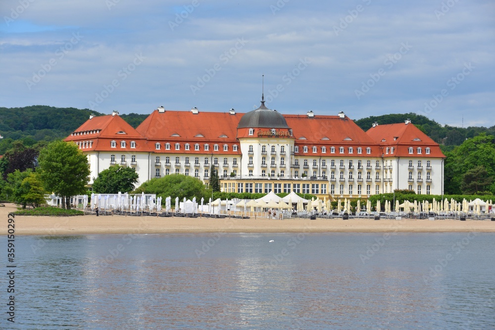 wakacje, Sopot miejscowość wypoczynkowa w Zatoce Gdańskiej nad Bałtykiem 