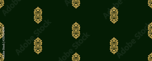  Vintage velvet wallpaper in the damask baroque style. Vector gold glitter surface design