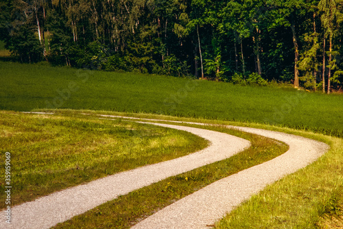 Wallpaper Mural Wandern Sie entlang der gurgelnden Ysper, vorbei an mächtigen Granitformationen, Kaskaden und imposanten Wasserfällen. Im oberen Teil des leichten Abstiegsweges beschenkt Sie ein Aussichtspunkt mit ei Torontodigital.ca