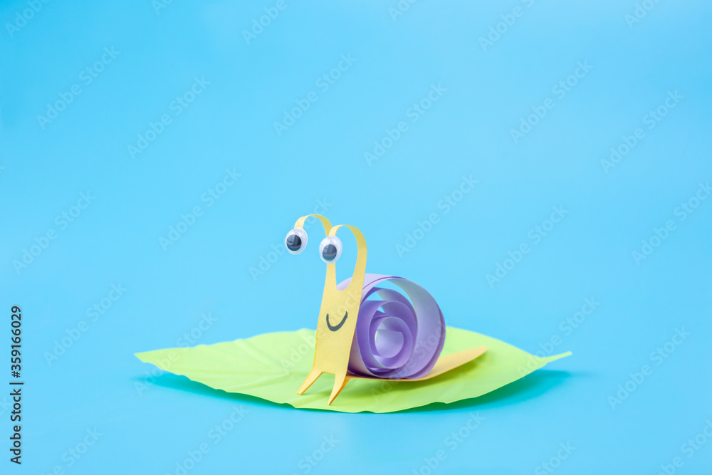 colored paper snail craft, DIY, spiral, easy activity to do for kids