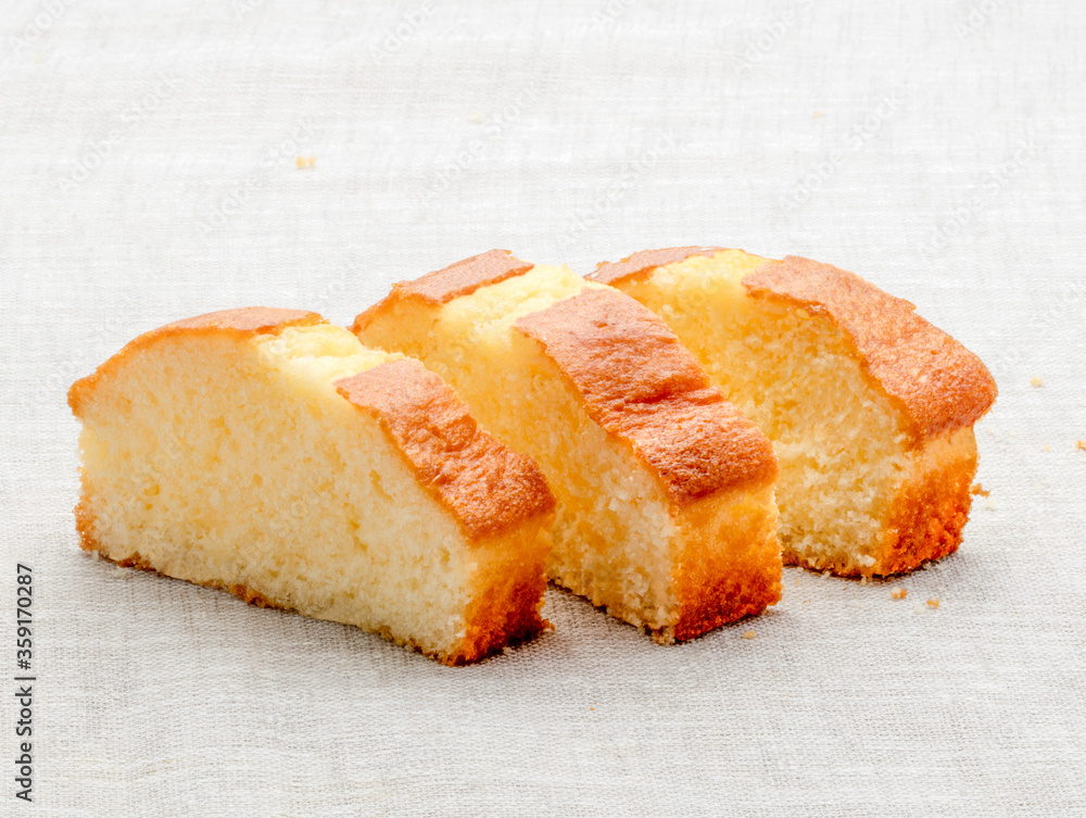 Bizcocho casero cortado sobre fondo blanco. Homemade sponge cake cut out on white background. Bizcocho casero cortado sobre fondo blanco. Homemade sponge cake cut out on white background.