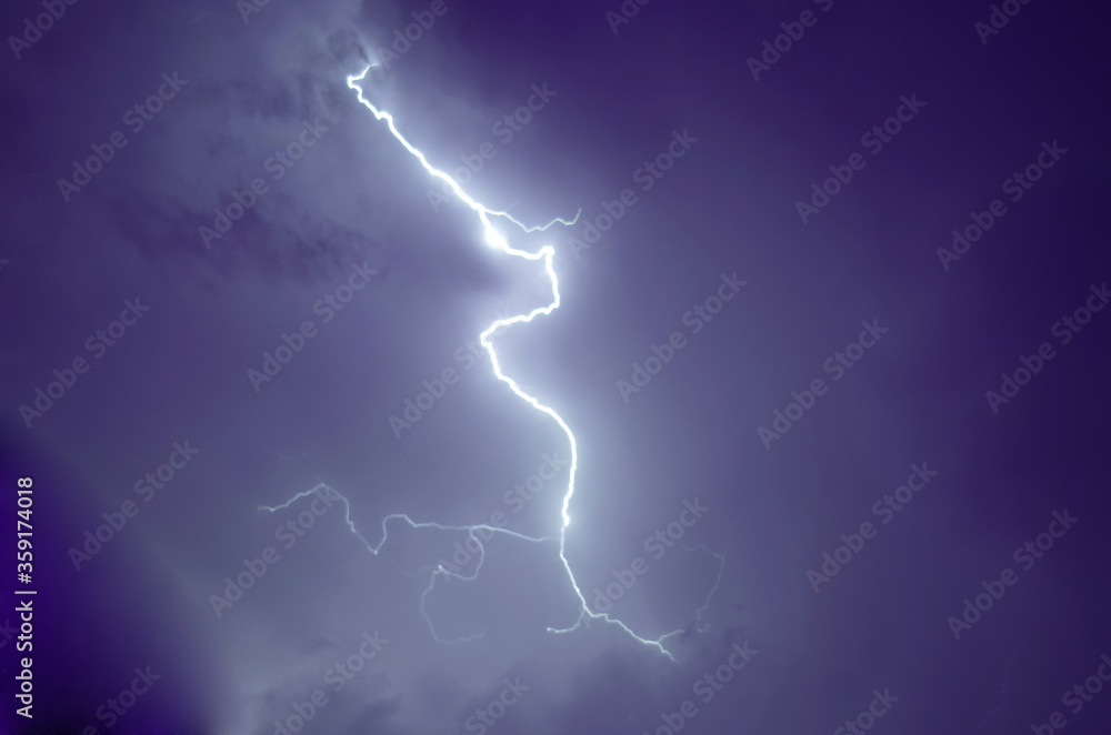 éclair d'orage sec éclair d'orage sec