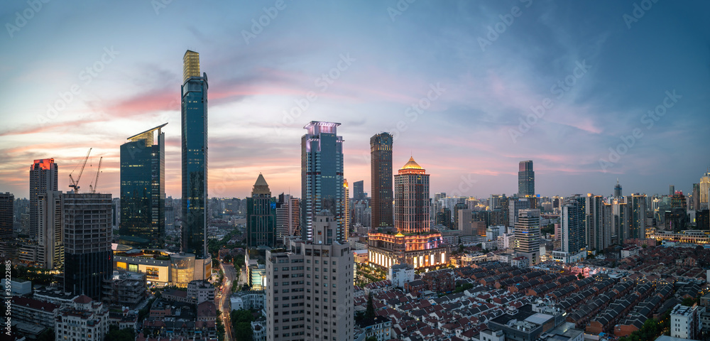Fototapeta premium city skyline in shanghai china