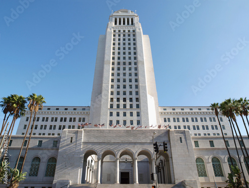 Los Angeles city hall build...