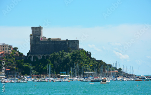 Fototapeta Naklejka Na Ścianę i Meble -  medieval castle on the dea in Italy