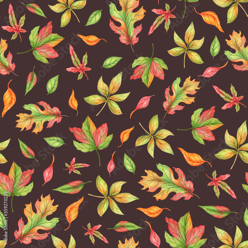 Seamless pattern with watercolor autumn leaves. Autumn forest pattern. Endless herbarium background. Botanical illustration. 