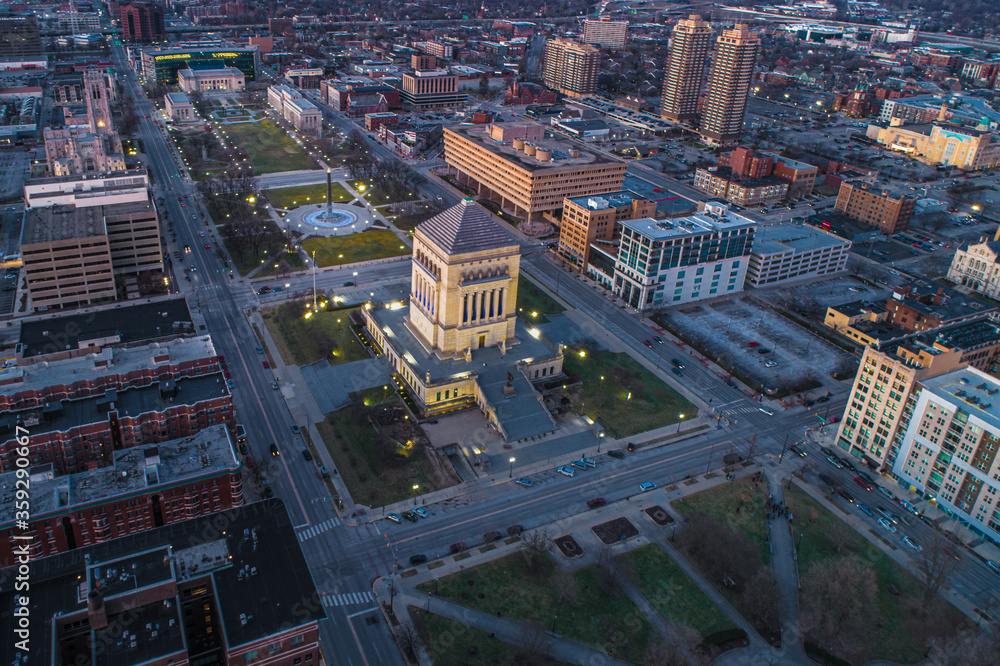 Naklejka premium Aerial View of Downtown Indianapolis Indiana Monuments
