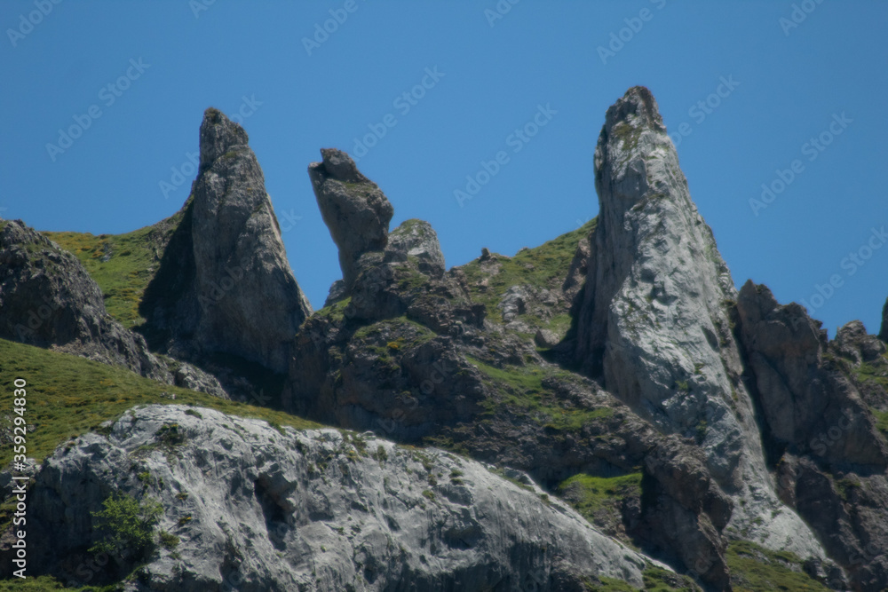 Picos de las montañas de Asturias