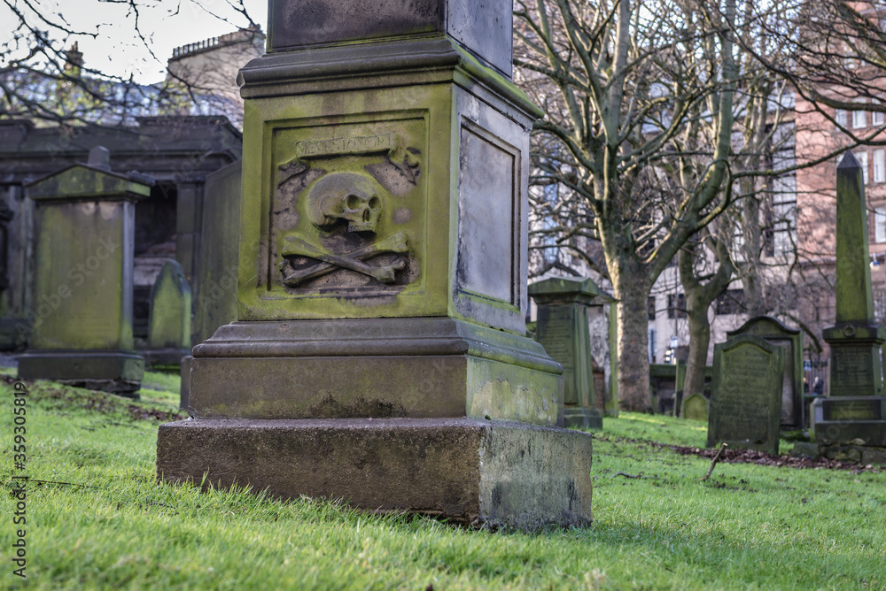 Obraz premium Graveyard next to Saint Cuthbert church in Edinburgh city, UK