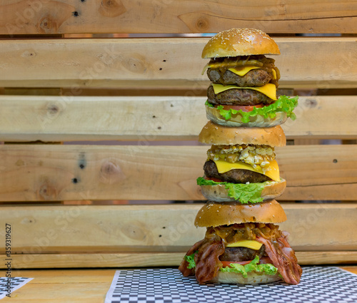 Torre de hamburguesa