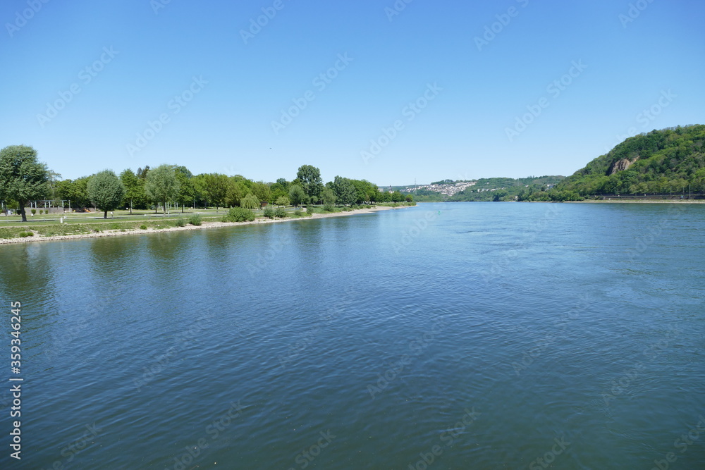Zusammenfluss von Mosel und Rhein am Deutschen Eck in Koblenz