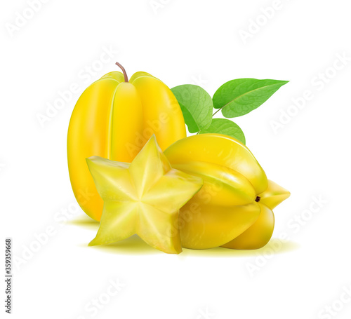 Bilde på lerret Karambola (star fruit) with slices and leaves on a white background