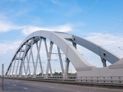 Steel arch of the combined road and railroad bridge