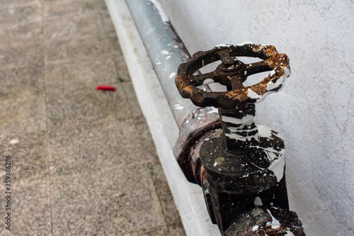 pipe with a regulator key