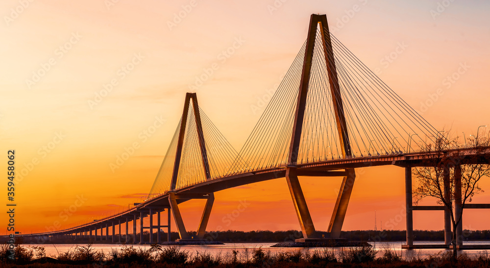 Fototapeta premium Cooper River Bridge at night in Charleston, South Carolina