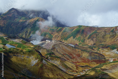 Autumn colors of Murodo, Mikurigaike, and Raicho-sou seen from Tateyama photo