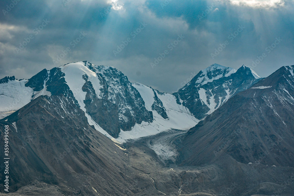 Obraz premium Eternal Snow Capped Altai Tavan Bogd National Park mountains in western part of Mongolia, Bayan Olgii province.