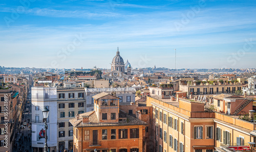 panorama Rzymu widziana ze szczytu Schodów Hiszpańskich