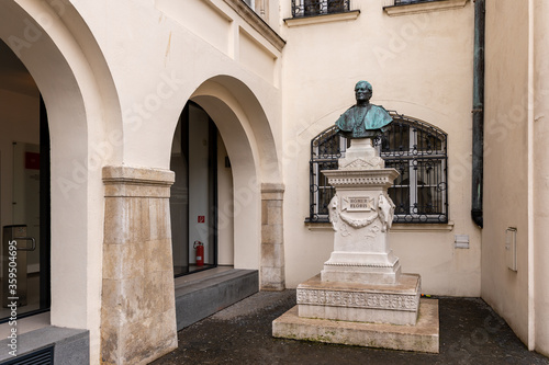 Canvas Print Romer Floris monument in the Old Town Hall courtyard in the ancient city of Brat