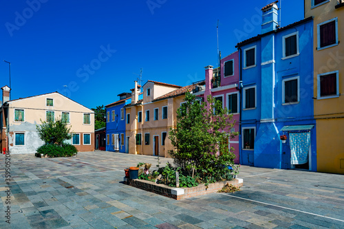 Fototapeta Naklejka Na Ścianę i Meble -  Colorful houses in Burano, venice