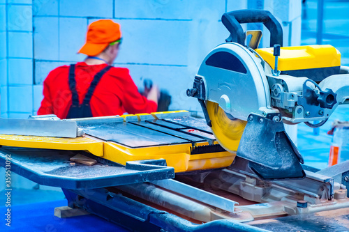 Circular saw for stone and ...