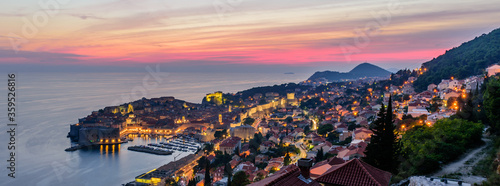 Sightseeing of Croatia. Beautiful sunset view of Dubrovnik old town, Croatia © r_andrei