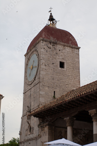 Obraz na płótnie Wieża z zegarem w mieście Trogir - Chorwacja w salonie