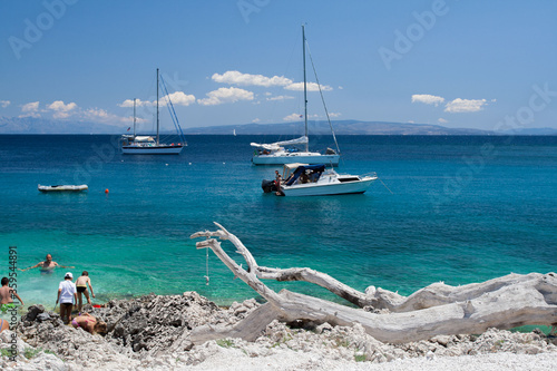 Jachty na wodzie - Wyspa Ciovo, Okrug Gornji - Chorwacja