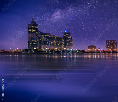 Dubai city at night © Manthan Gupta